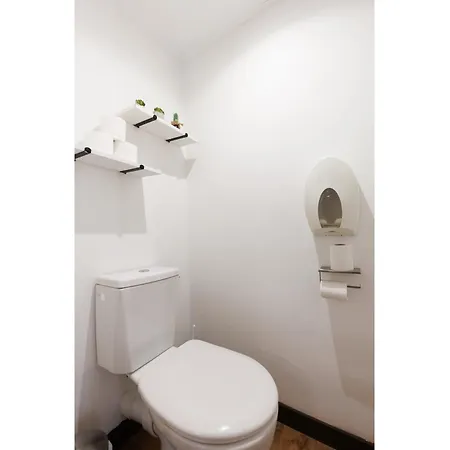 Upstays Charming T2 Renovated Balcony And Pool Lejlighed
