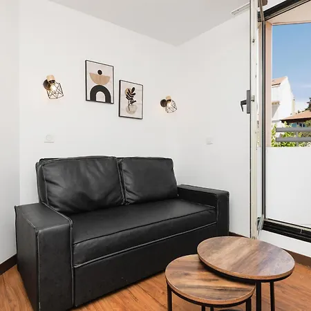 Upstays Charming T2 Renovated Balcony And Pool