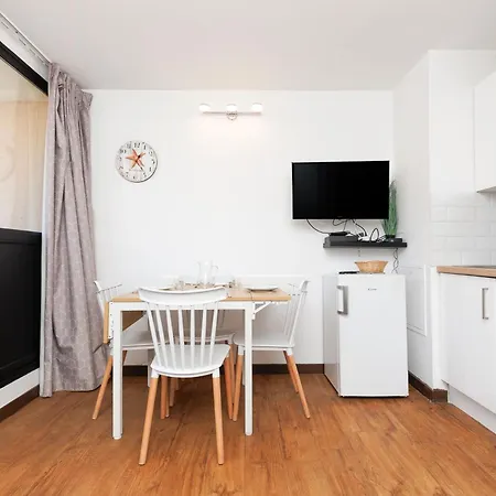 Upstays Charming T2 Renovated Balcony And Pool קאן