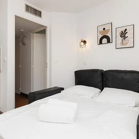 Upstays Charming T2 Renovated Balcony And Pool דירה *